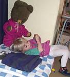 In dieser Ecke warten Kuscheltiere auf die Kinder